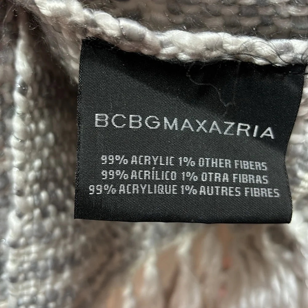 NEW BCBGMaxAzaria Woven Acrlyic Throw with Metallic Yarns 50” X 60”